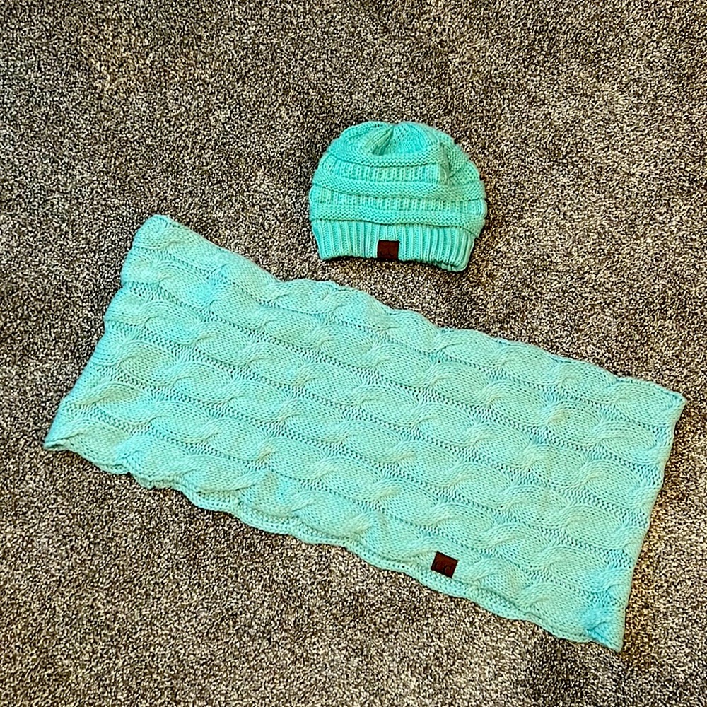 CC beanie & scarf set